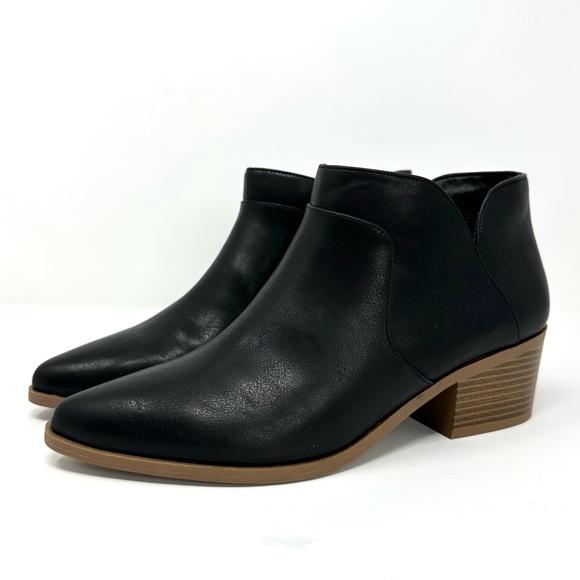 Women’s Vidyaa Black Ankle Booties - Picture 6 of 9